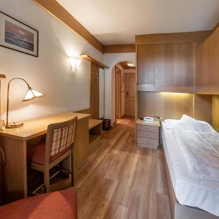 Hotel Armin Сельва-ді-Валь-Гардена Екстер'єр фото